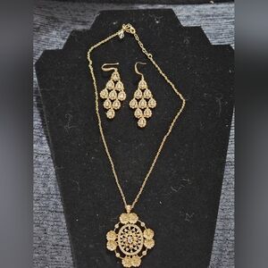 Gold Floral Filigree Pendant Necklace and Earrings Set